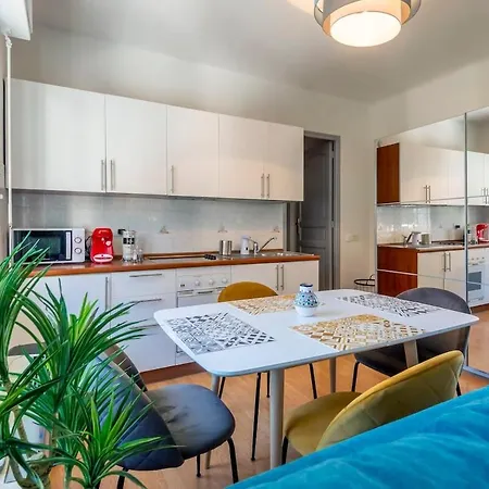 Situe A Deux Pas De La Apartment *