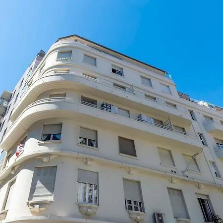 Situe A Deux Pas De La Apartment *
