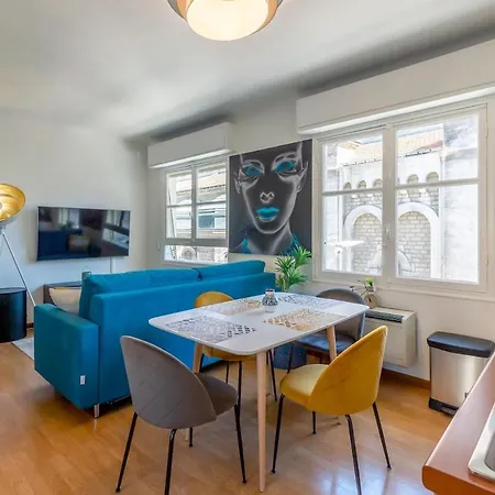 Situe A Deux Pas De La Apartment *