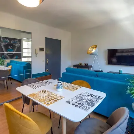 Apartment Situe A Deux Pas De La